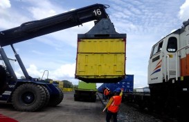 MINAT PENGGUNAAN KA BARANG : Tarif Kereta Logistik di Gede Bage Didiskon