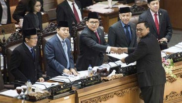 RUU PEMILU 2019: 'Kisruh',  Fadli Zon Ingin 'Dilengserkan', Diganti Setya Novanto