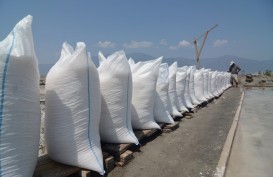 HARGA GARAM: Di Pasar Gondangdia Rp5.000 per Bungkus