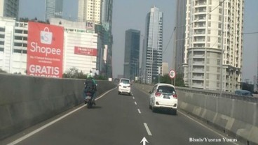 Polisi Gelar Razia di Jalan Layang Casablanca, Pengendara Motor Ramai-Ramai Balik Arah