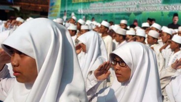 GURU MADRASAH: Kemenag Siapkan Kuota 7.500 Orang