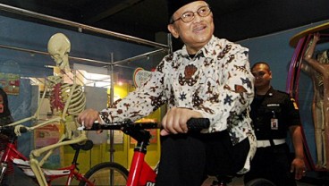 B.J Habibie: Kita Butuh Ilmuwan Sejati