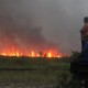 KEBAKARAN LAHAN GAMBUT : Helikopter BNPB Jatuhkan Bom Air