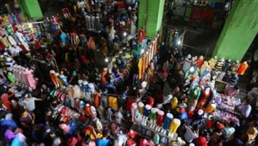 DAYA BELI MASYARAKAT: Perlambatan Daya Beli, Anomali Musiman?