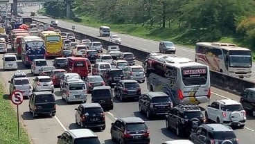 KEMACETAN IMBAS PROYEK INFRASTRUKTUR : Jabar Siapkan Skenario di Jalan  Tol Cikampek