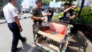 Soal Pelarangan Becak, Yossi: Kota Ini Harus Diurus