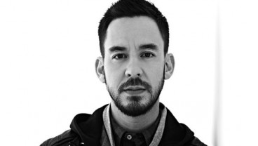 Coldplay Bawakan Lagu Crawling, Mike Shinoda Ucapkan Terima Kasih