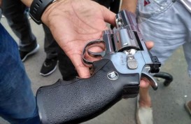 Rekonstruksi Penyelundupan 1 Ton Sabu: Polisi Amankan Seorang Pria Pembawa Pistol