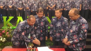 Rosan Roeslani Lantik Pengurus Kadin Riau