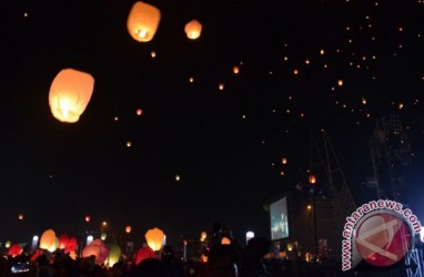 4.000 Lampion Hiasi Langit Dieng Malam Ini