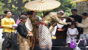 Dieng Culture Festival 2017 : Ganjar Pranowo Cukur Anak Gembel