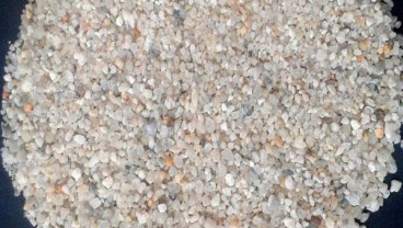 Produsen Kaca Keluhkan Bahan Baku