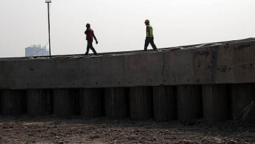 Proyek Tanggul Laut Pluit Dipercepat
