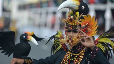 Indahnya Beragam Kostum Nusantara di Jember Fashion Carnaval ke-16