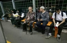 Syafii Maarif Beri Contoh Keteladanan, Naik Commuter Line ke Bogor
