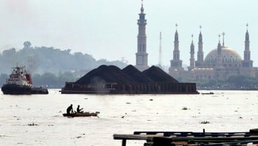 Tongkang Bermuatan Batu Bara Dilarang Melewati Sungai Barito