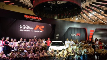 GIIAS 2017: Puluhan Pelajar SMP & SMA Kunjungi Booth Honda