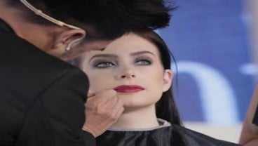 JFW 2018: Make Over Cari Partner Make Up Artist