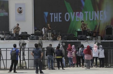 The Overtunes Hibur Pengunjung Festival Musik Meikarta