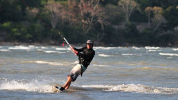 13 Negara Bertarung di International Kite and Wind Surfing Competition
