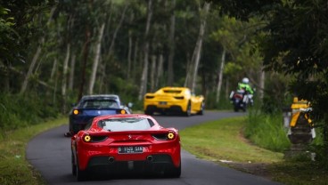 FERRARI GTC4LUSSO :  Menjajal Kuda Jingkrak di Bali