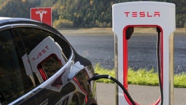 PENYEDIAAN INFRASTRUKTUR : 1.000 Charger Sambut Mobil Listrik