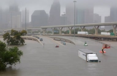 Kerugian di Houston Akibat Badai Harvey Membengkak