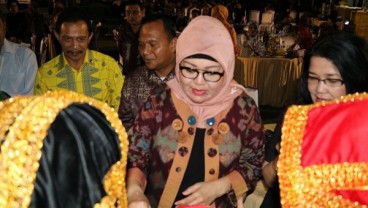 SMESCO Bangga dengan Perajin Songket Silungkang