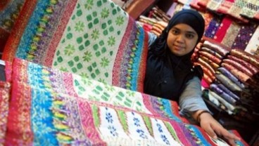 Ikea Hadirkan Produk Tenun Songket di Pameran Teras Indonesia