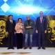 Alm. Robby Djohan & Peter F. Gontha Raih Penghargaan Citi Indonesia Alumni Network