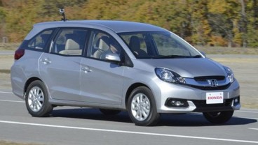 MOBIL KECIL SERBAGUNA  : Honda Mobilio Kembali Percaya Diri