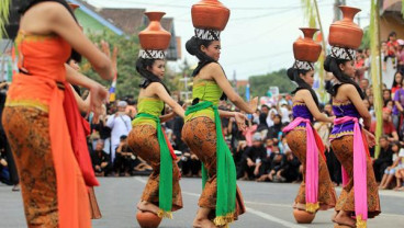 Tari Buyung Simbol Keseimbangan Pelestarian Alam