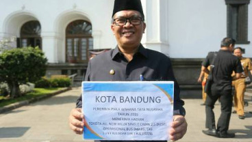 Pemkot Bandung Terima 3 Unit Bus Disabilitas