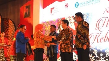 Bio Farma Raih Juara II Annual Report Award 2016