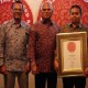Semen Gresik Raih Indonesia Living Legend Brand 2017