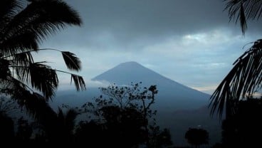 Pusat Vulkanologi Belum Bisa Proyeksi Waktu Letusan Gunung Agung