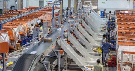 Perangkat robotik GreyOrange Linear Sorter/Grey Orange