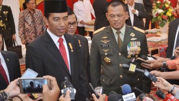 Isu Senjata Sudah Selesai, Panglima TNI Gatot Nurmantyo Ajak Presiden Jokowi Nonton Wayang