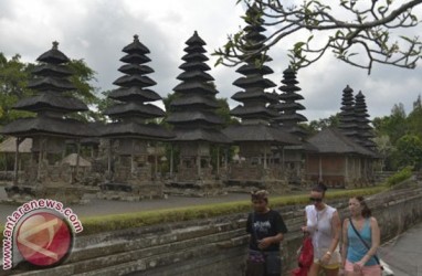 Ingin Berlibur, Turis Terus Memantau Kondisi Keamanan Bali