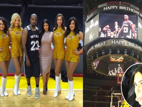 Kanye West dan Kim Kardashian di Stadion Staples Center/okmagazine.com