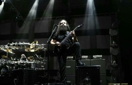 Dream Theater Tularkan Semangat dengan Aksinya