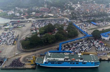 Jelang HUT TNI, Kapal Penyeberangan di Merak Dialihkan