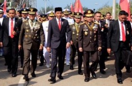 Terjebak Macet, Presiden Jokowi Jalan Kaki Hadiri Upacara Peringatan ke-72 TNI