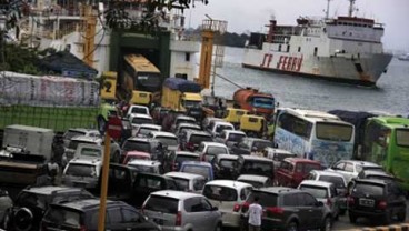 Pengaruh Tarif, Pengusaha Truk Pilih Roro Swasta ke Surabaya