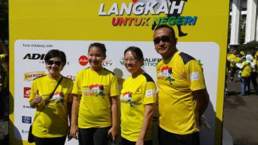 Adira Finance Gelar Fun Walk & Run di Bandung