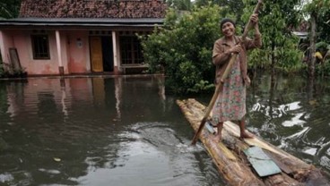 BANJIR CILACAP MULAI SURUT, Sebagian Warga Pulang ke Rumah Masing-Masing