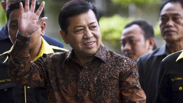 SETYA NOVANTO TERSANDUNG KASUS : Berat Mengembalikan Citra Golkar