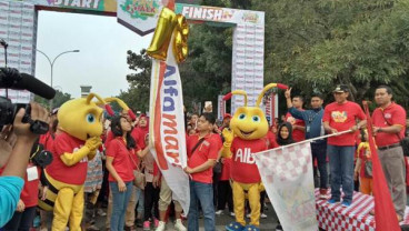 Funwalk Rusak Taman Kota Cut Nyak Dien. Alfamart Lakukan Penanaman Ulang