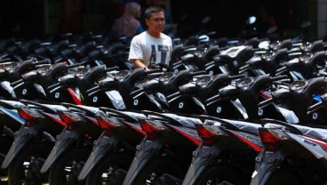 PASAR SEPEDA MOTOR : Penjualan di Luar Prediksi