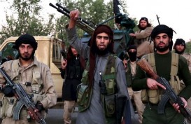 Ratusan Anggota ISIS Menyerahkan Diri di Irak 